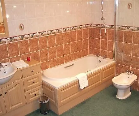 Meadowcroft 4*
